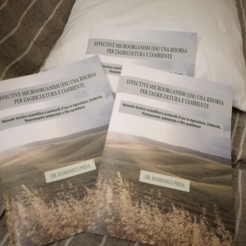 Libro sugli Effective Microorganisms o&nbsp;Em